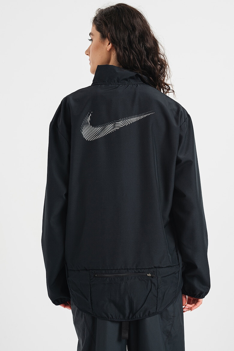 Nike Яке Swoosh с Dri-FIT за бягане - Pepit.bg