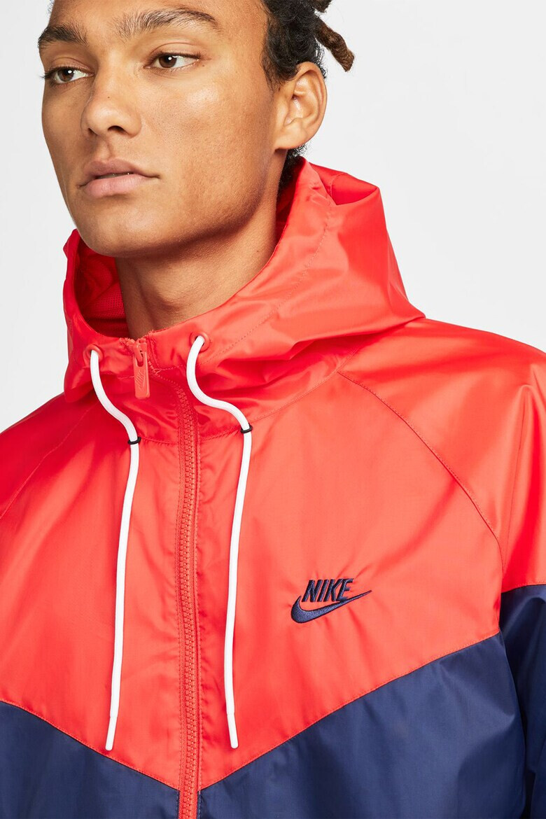 Nike Яке Windrunner с качулка и контрасти - Pepit.bg