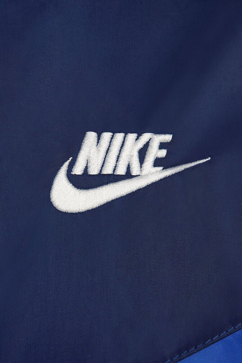 Nike Яке Windrunner с качулка и контрасти - Pepit.bg