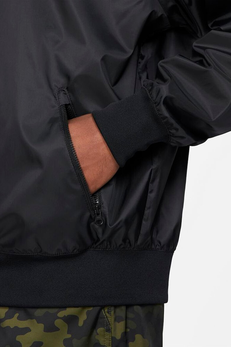 Nike Яке Windrunner с качулка и контрасти - Черен - Pepit.bg