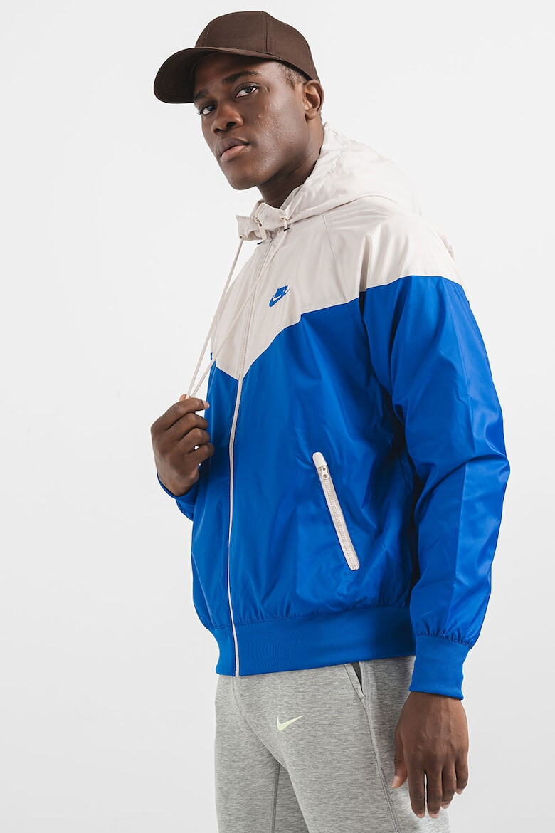 Nike Яке Windrunner с качулка и контрасти - Pepit.bg