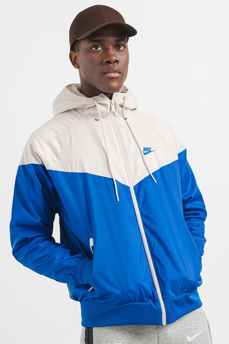 Nike Яке Windrunner с качулка и контрасти - Pepit.bg