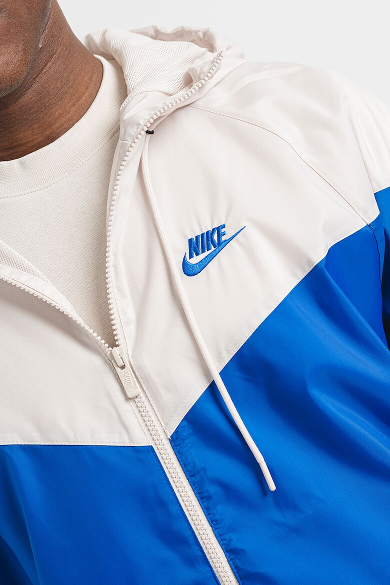 Nike Яке Windrunner с качулка и контрасти - Pepit.bg