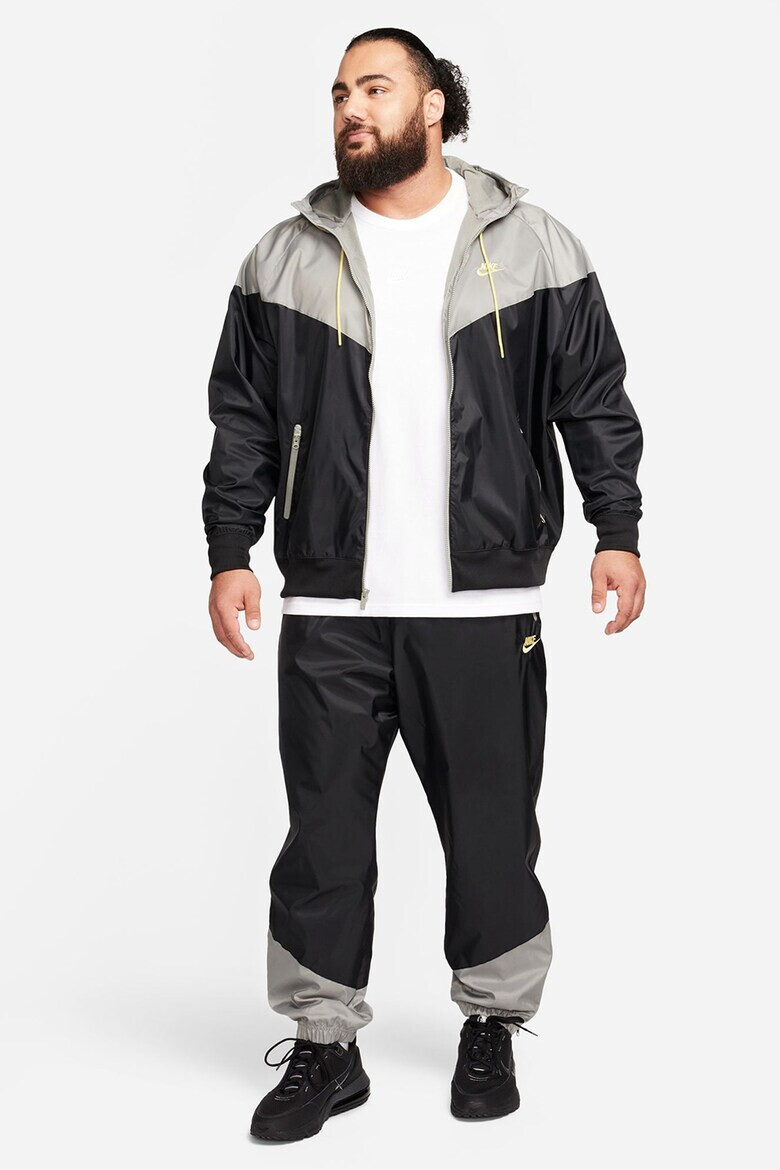 Nike Яке Windrunner с качулка и контрасти - Pepit.bg