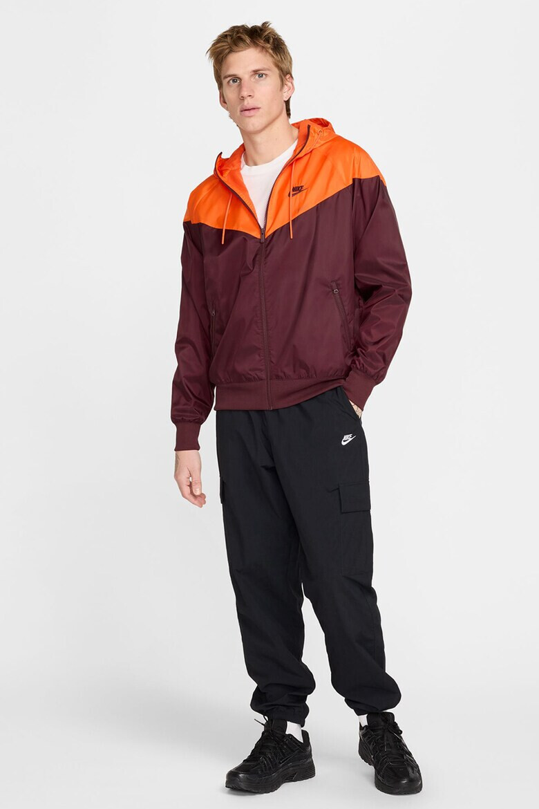 Nike Яке Windrunner с качулка и контрасти - Pepit.bg