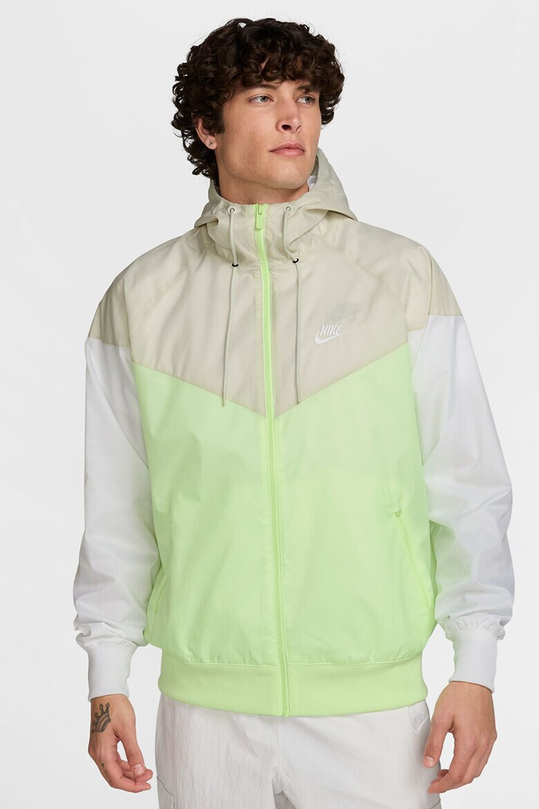 Nike Яке Windrunner с качулка и контрасти - Pepit.bg