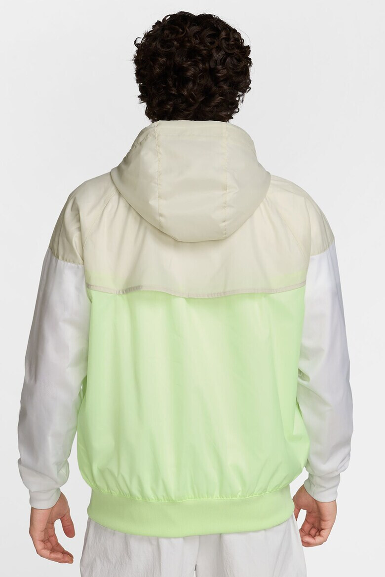 Nike Яке Windrunner с качулка и контрасти - Pepit.bg