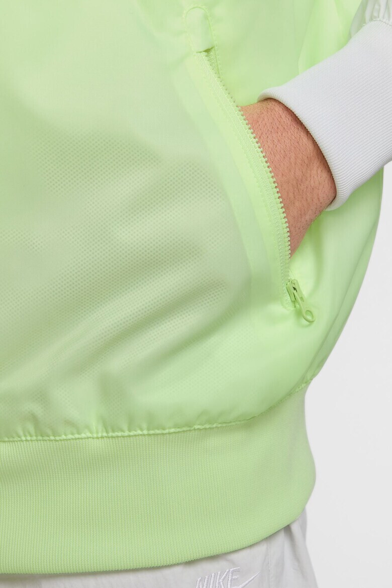 Nike Яке Windrunner с качулка и контрасти - Pepit.bg