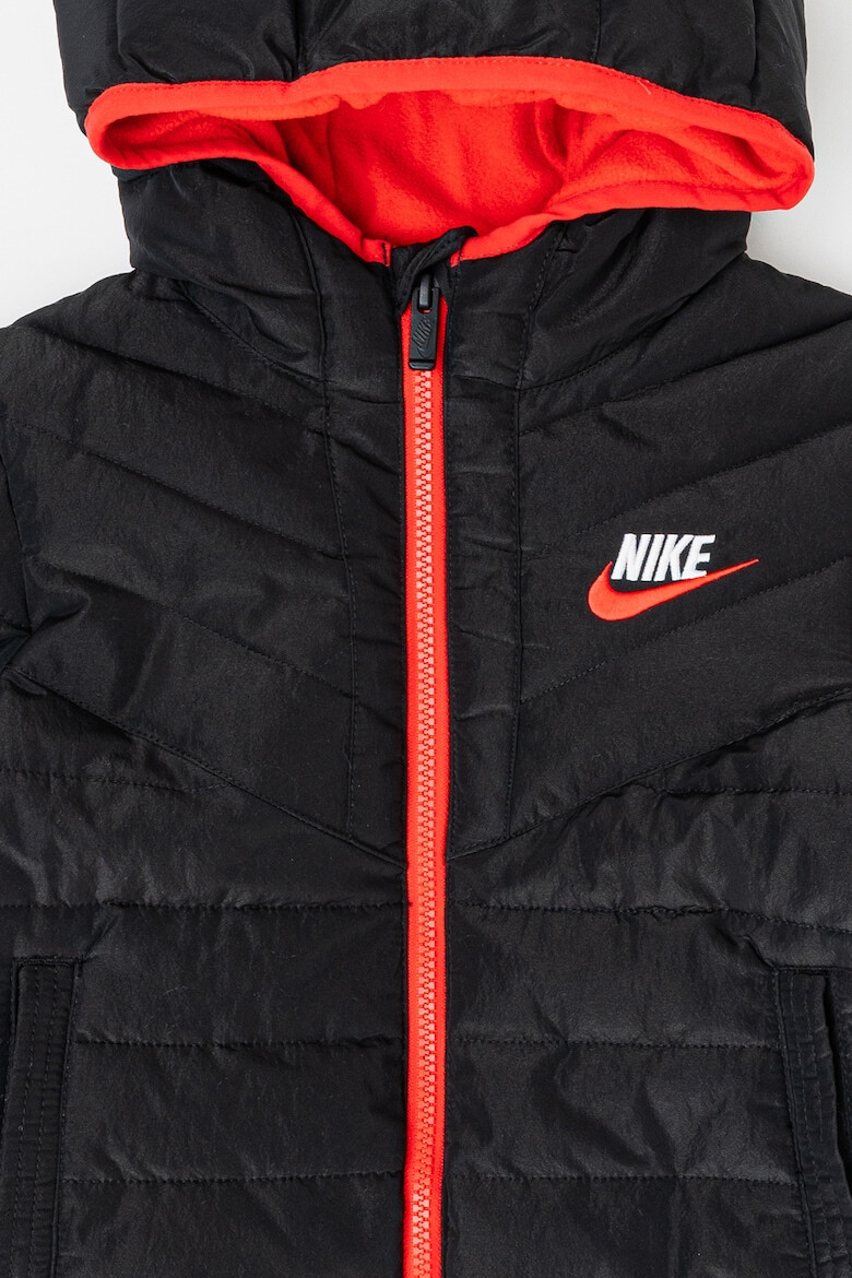 Nike Капитонирано яке с лого - Pepit.bg
