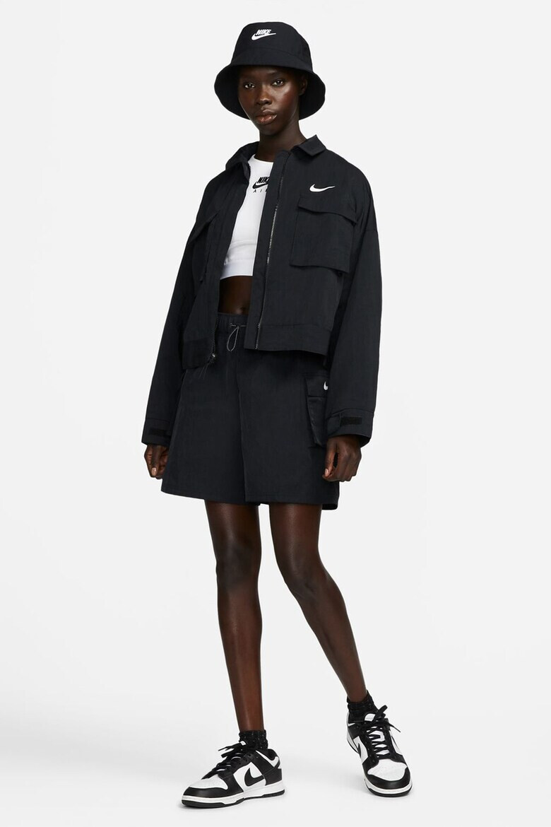 Nike Къс панталон Essential с джобове с капаче - Pepit.bg