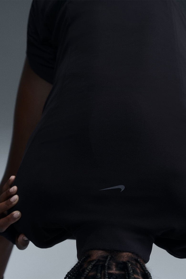 Nike Къса блуза Zenvy с Dri-FIT - Черен - Pepit.bg
