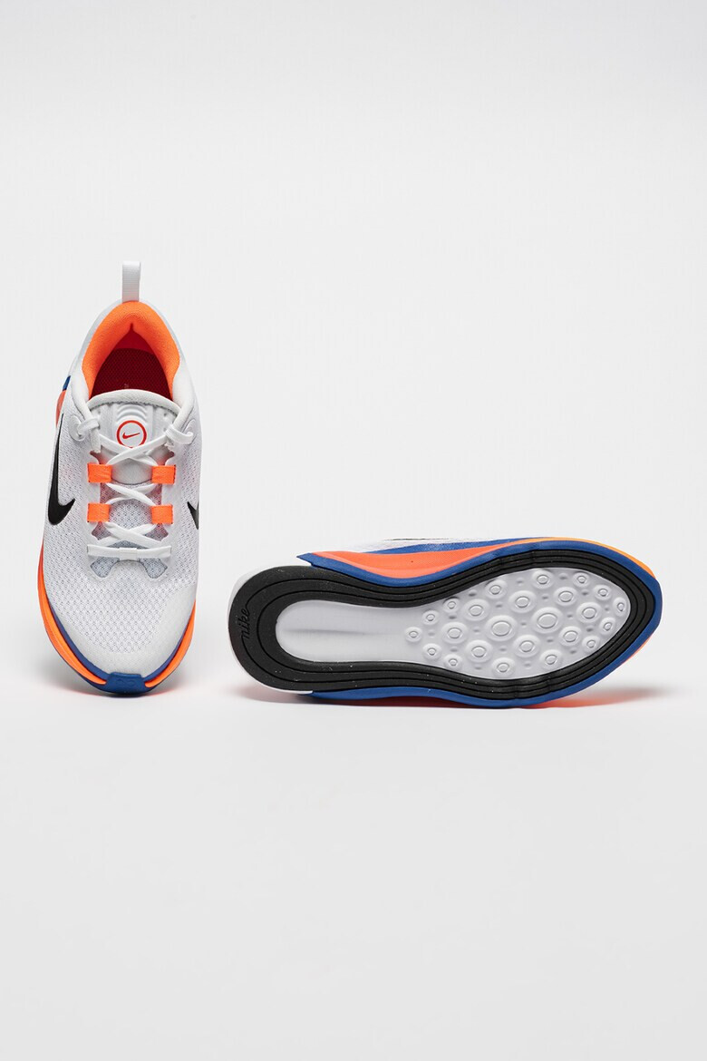 Nike Мрежести обувки Infinity Flow за бягане - Pepit.bg