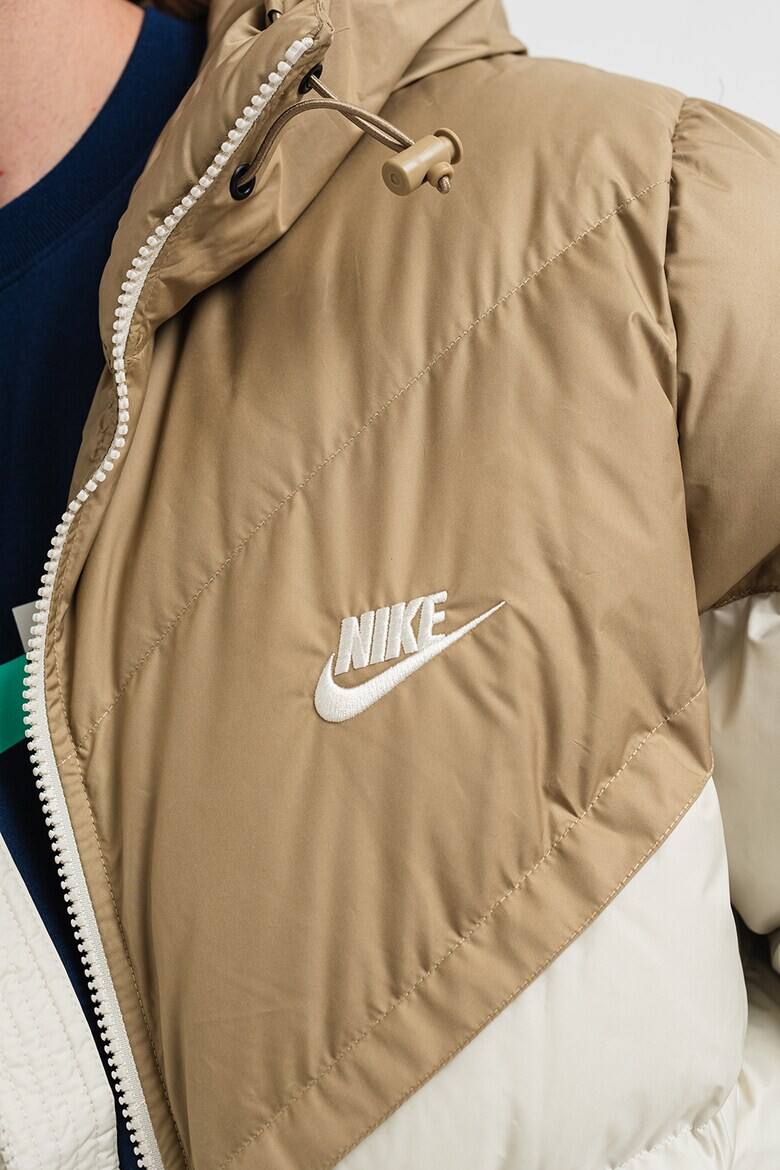 Nike Непромокаемо зимно яке Windrunner с качулка - Pepit.bg