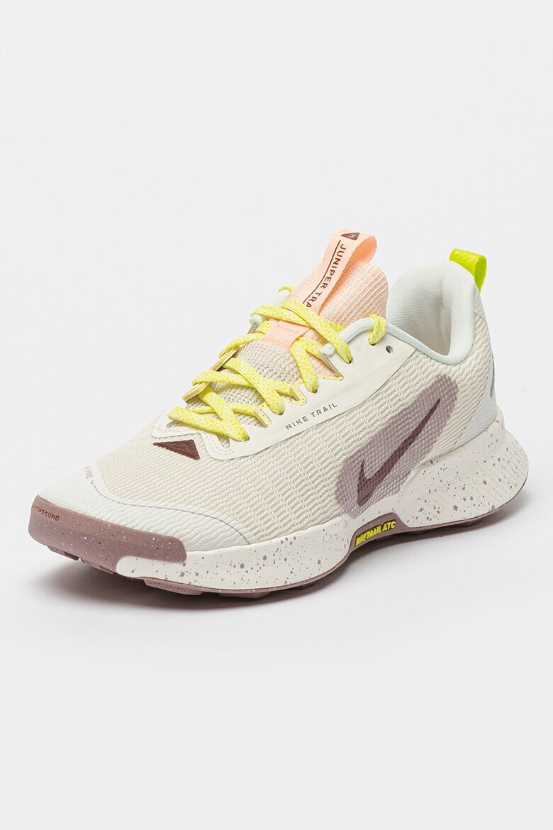 Nike Обувки Juniper Trail 3 за бягане - Слонова кост/Бледовиолетов - Pepit.bg