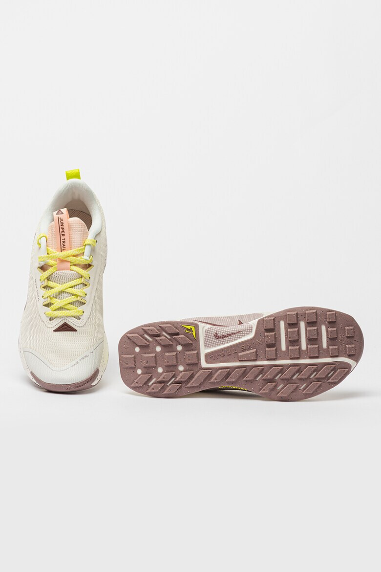 Nike Обувки Juniper Trail 3 за бягане - Слонова кост/Бледовиолетов - Pepit.bg