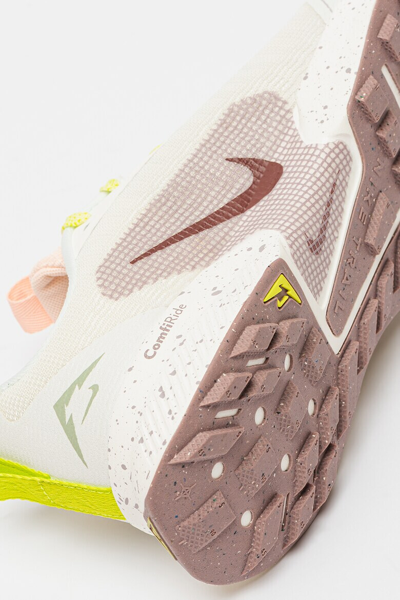 Nike Обувки Juniper Trail 3 за бягане - Слонова кост/Бледовиолетов - Pepit.bg