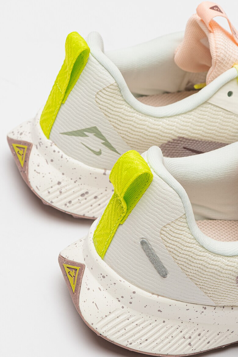 Nike Обувки Juniper Trail 3 за бягане - Слонова кост/Бледовиолетов - Pepit.bg