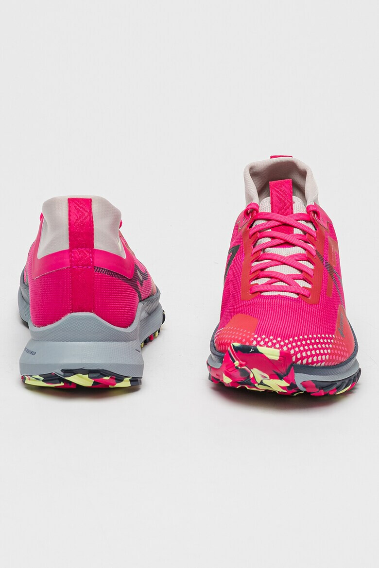 Nike Обувки React Pegasus с GORE-TEX за трейл - Сив/Фуксия - Pepit.bg