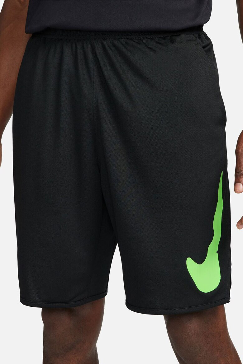 Nike Спортен къс панталон Totality с Dri-Fit - Pepit.bg