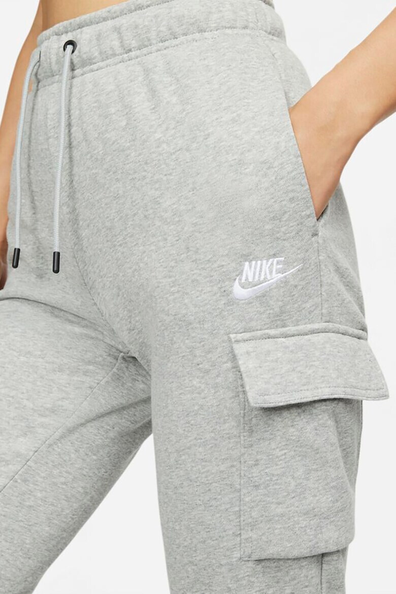 Nike Спортен панталон карго Sportswear Essentials - Pepit.bg