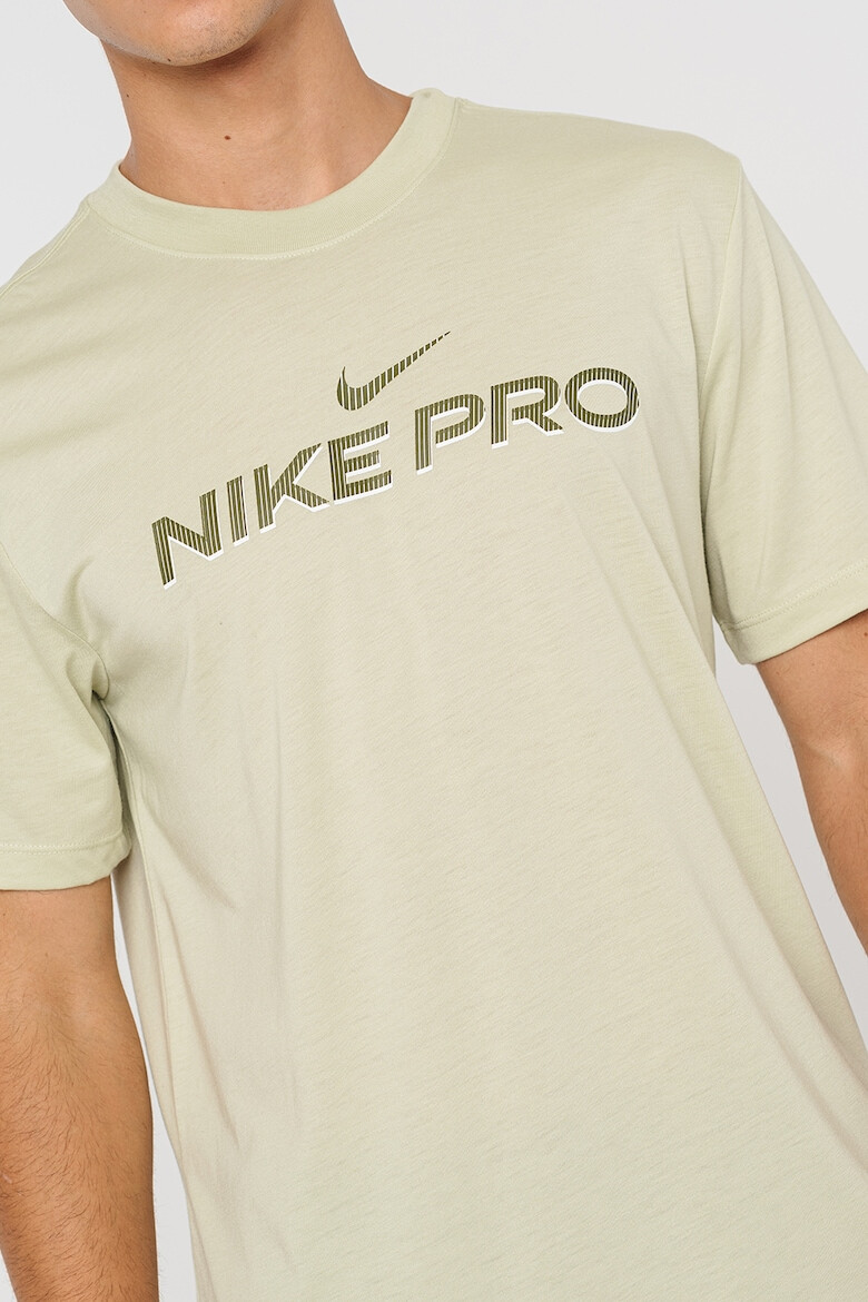 Nike Спортна тениска с Dri-FIT - Pepit.bg