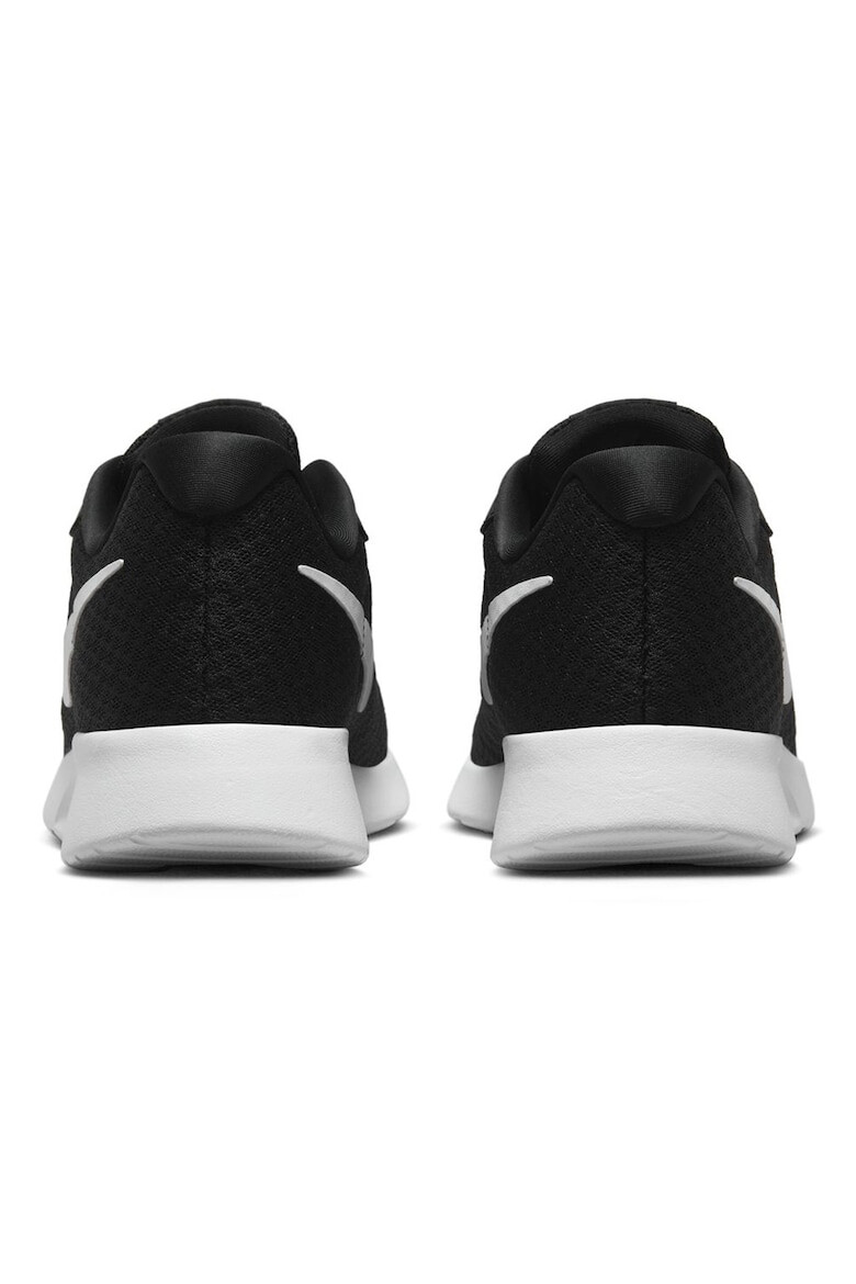 Nike Спортни обувки Tanjun Flyease с мрежа - Pepit.bg