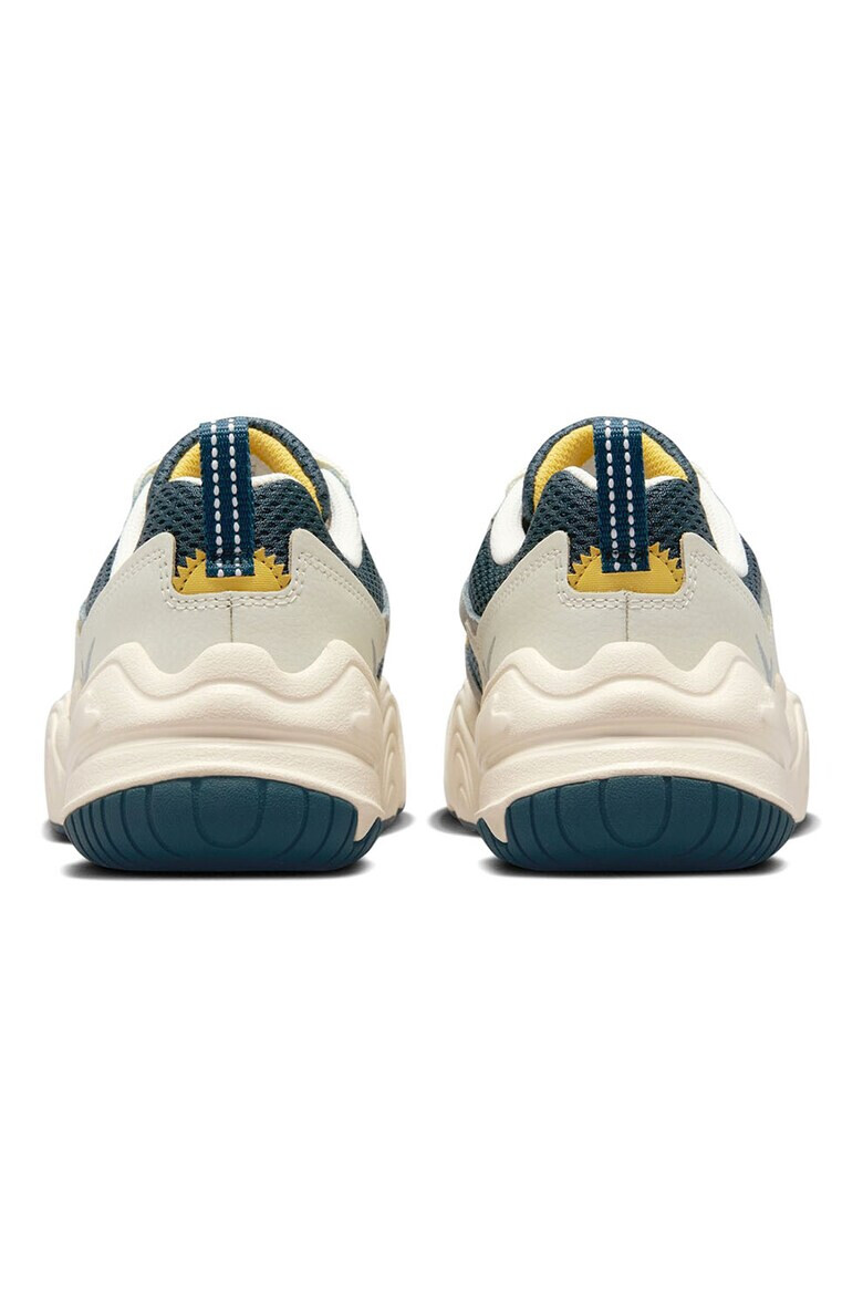Nike Спортни обувки Tech Hera с велур - Pepit.bg