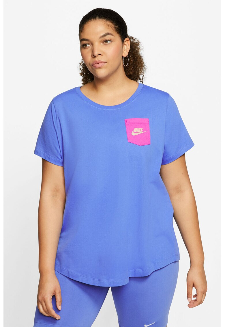 Nike Тениска Icon Clash Plus Size с джоб на гърдите - Pepit.bg