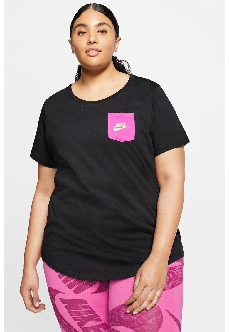 Nike Тениска Icon Clash Plus Size с джоб на гърдите - Pepit.bg