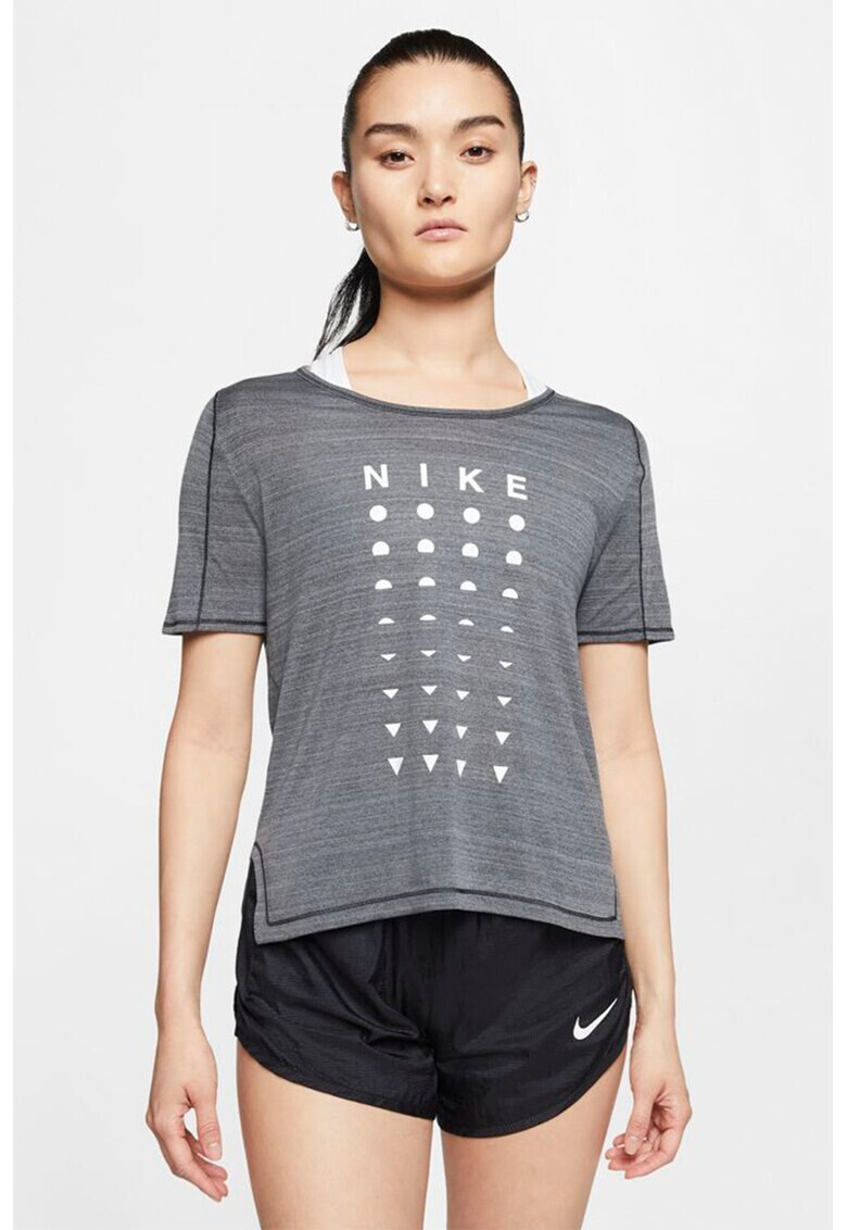 Nike Тениска Iconic Clash с Dri-Fit - Pepit.bg