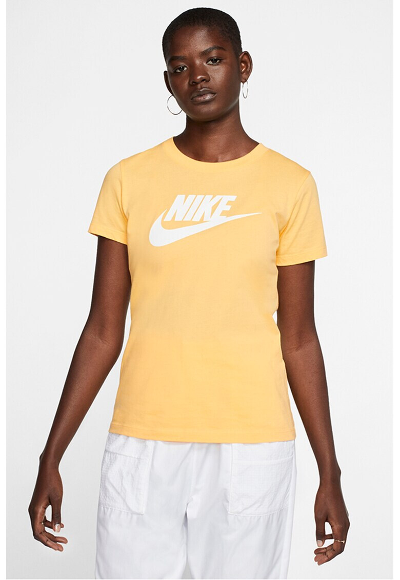 Nike Тениска Sportswear Essential с лого - Pepit.bg