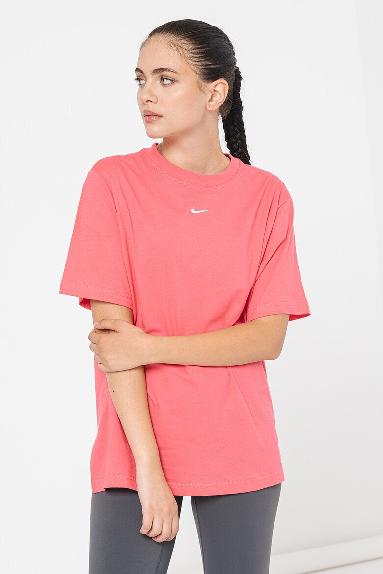 Nike Уголемена тениска Sportswear Essential с овално деколте - Pepit.bg