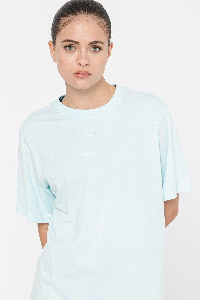 Nike Уголемена тениска Sportswear Essential с овално деколте - Pepit.bg