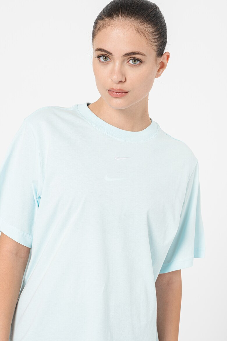 Nike Уголемена тениска Sportswear Essential с овално деколте - Pepit.bg