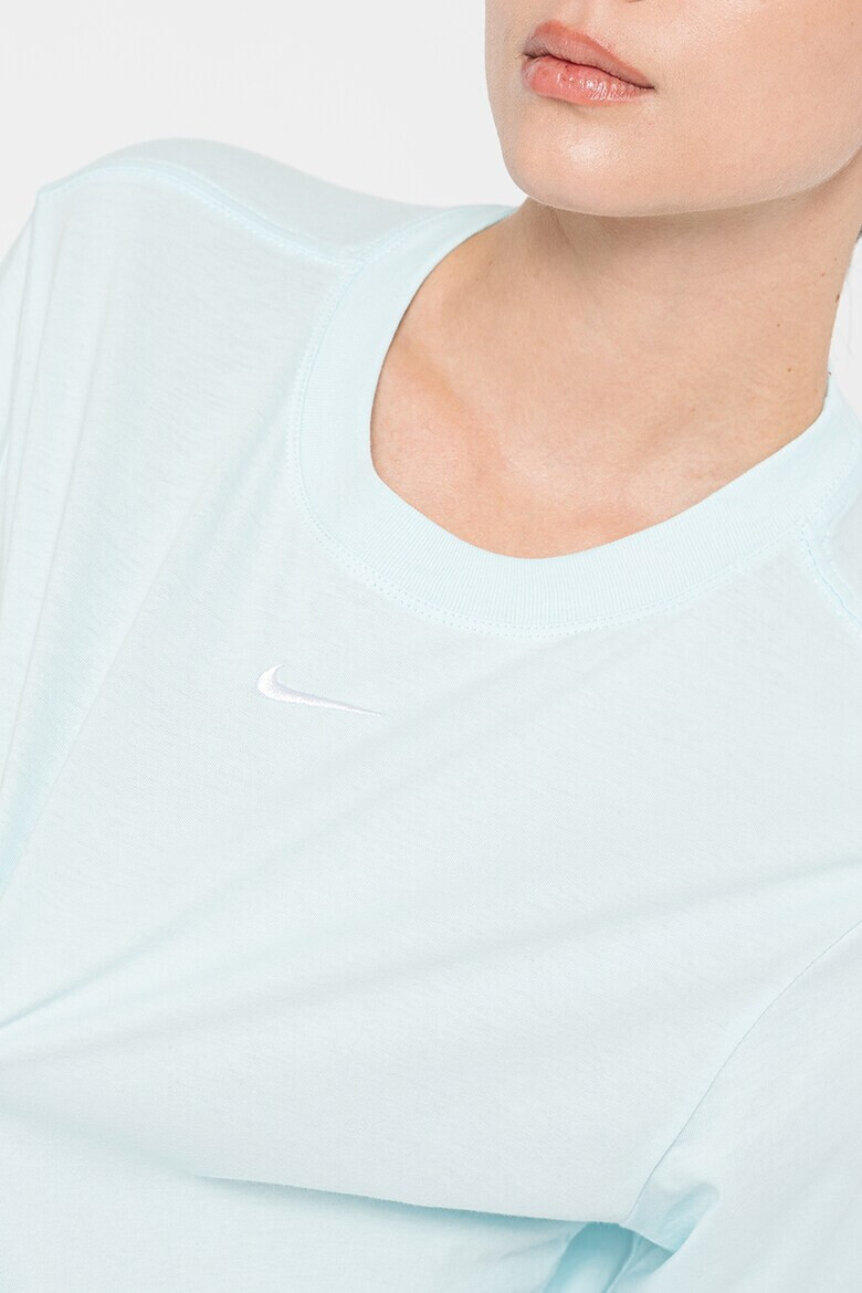 Nike Уголемена тениска Sportswear Essential с овално деколте - Pepit.bg