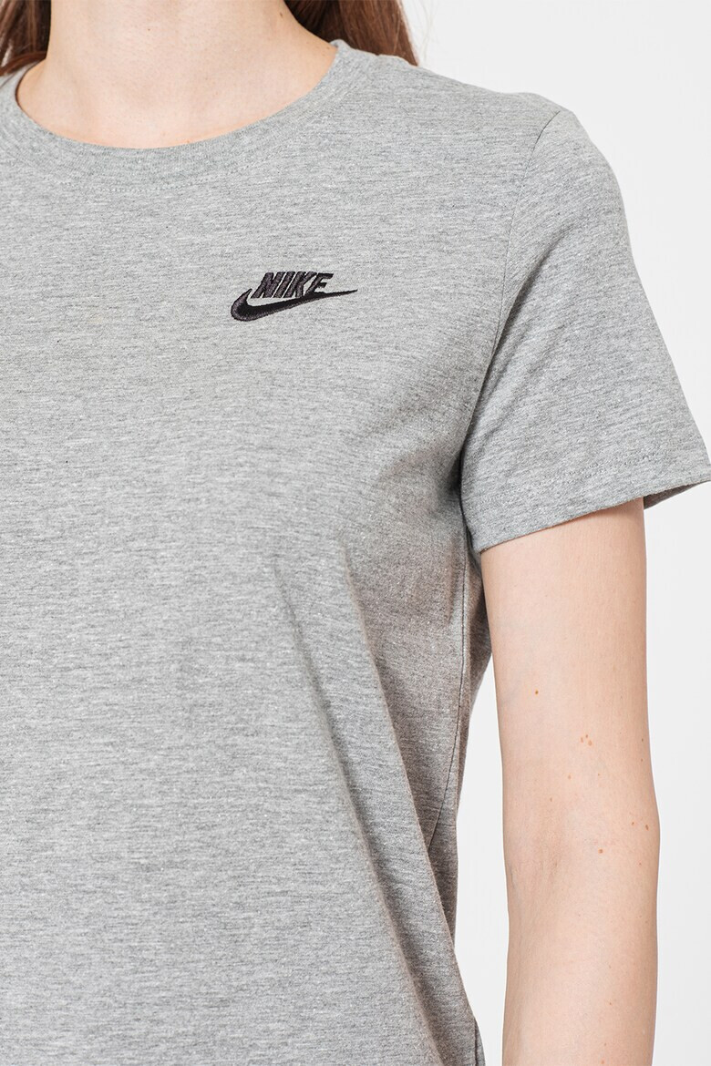 Nike Тениска с овално деколте и бродирано лого - Pepit.bg