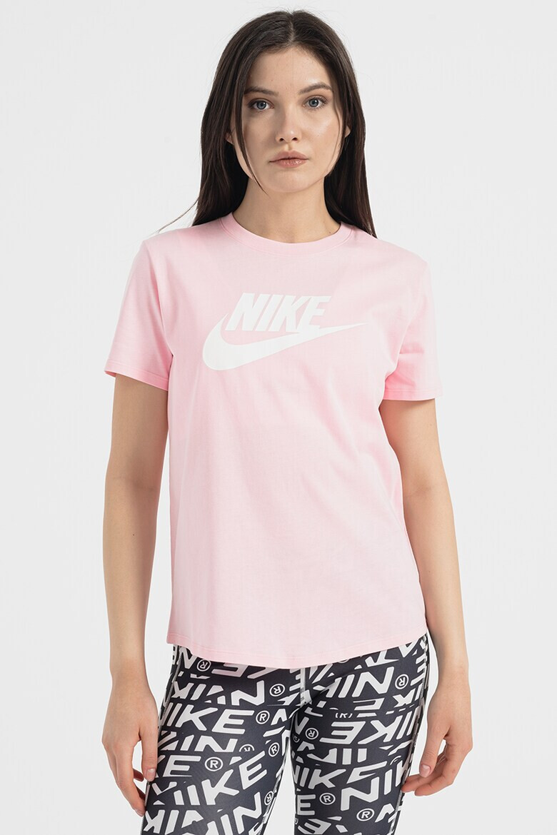 Nike Тениска Sportswear Essentials на лога - Pepit.bg