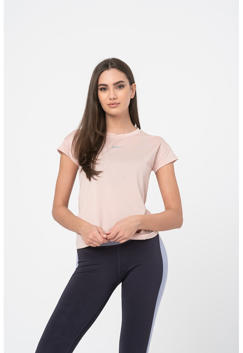 Nike Тениска за бягане с Dri Fit - Pepit.bg