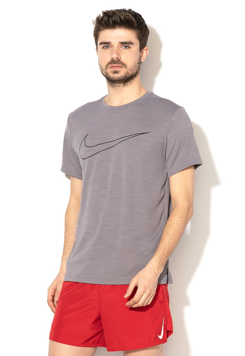 Nike Тениска за фитнес с Dri Fit - Pepit.bg