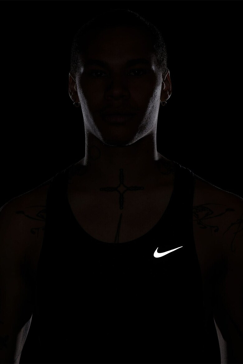 Nike Топ за бягане с изрязан гръб - Pepit.bg