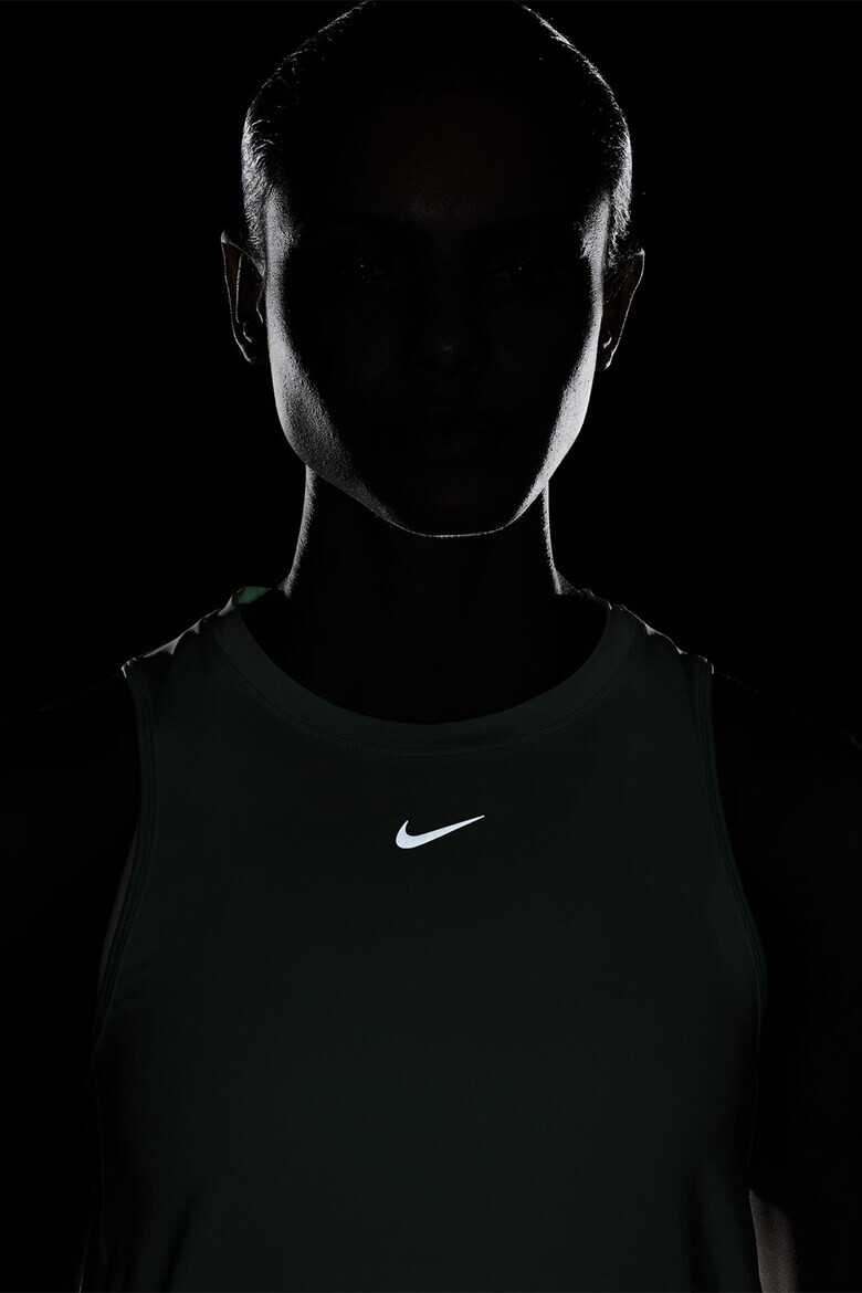 Nike Тренировъчен топ Classic с Dri-Fit - Pepit.bg