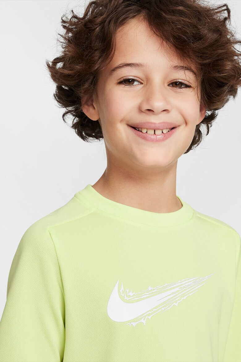 Nike Тренировъчна тениска Multi - Pepit.bg
