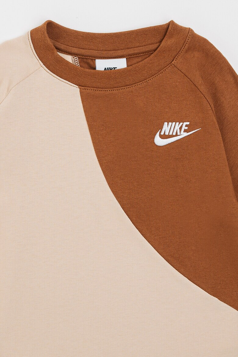 Nike Уголемена тениска с цветен блок - Pepit.bg