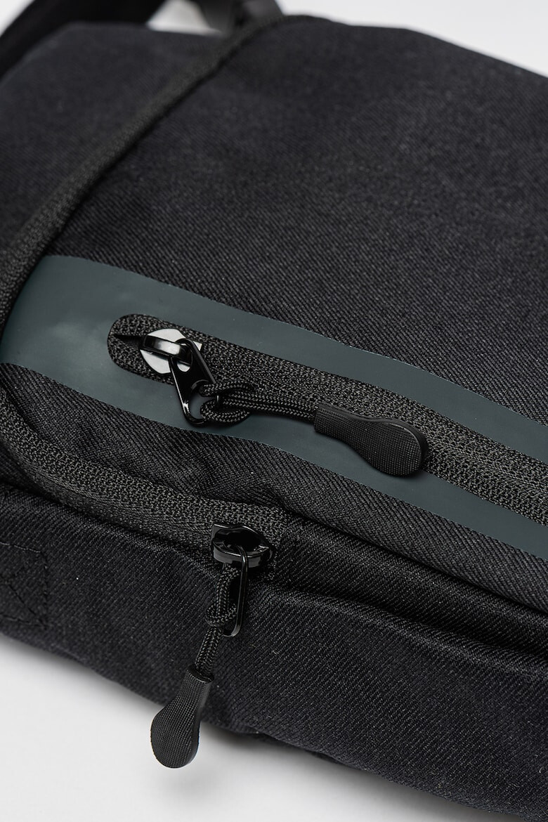 Nike Унисекс чанта през рамо Elemental с лого - 4 л - Pepit.bg