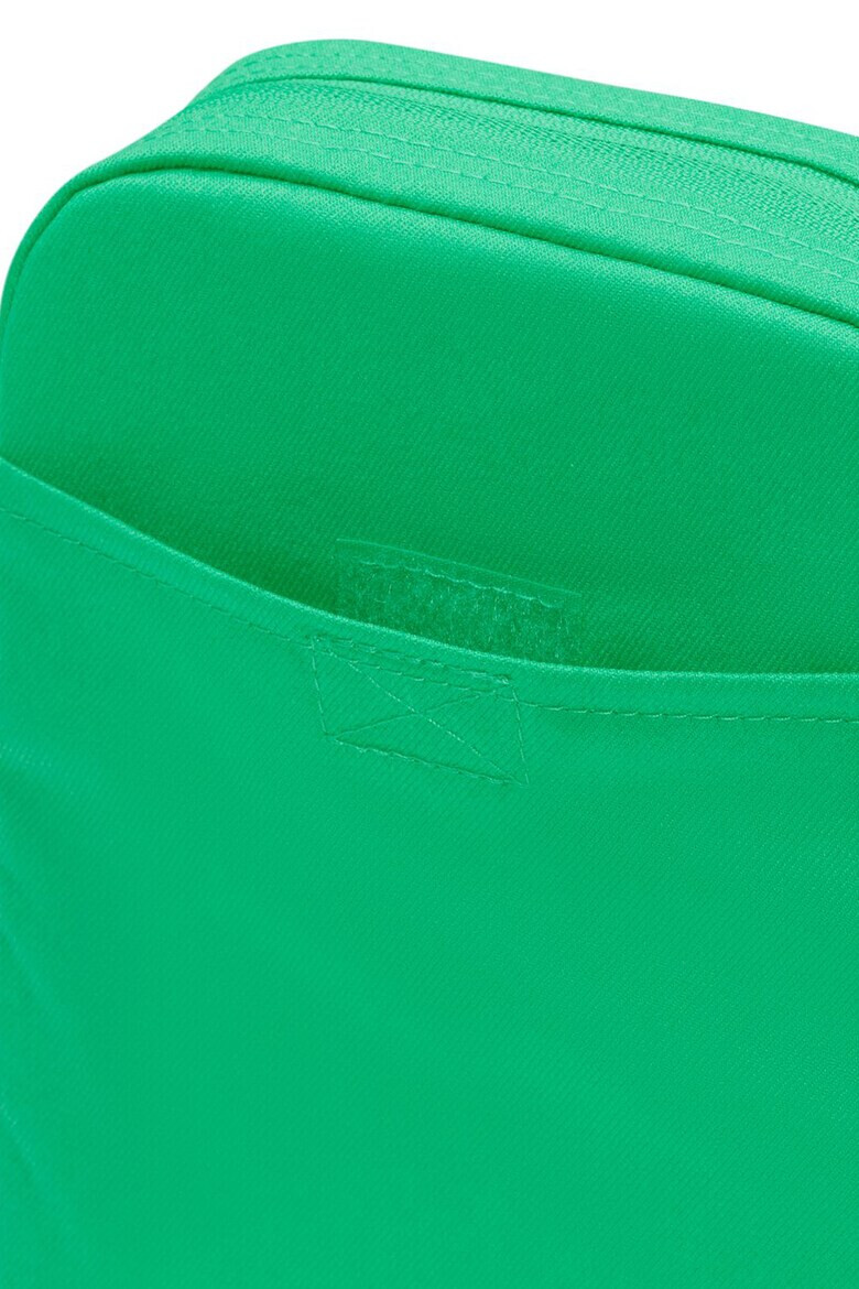 Nike Унисекс чанта през рамо Elemental с лого - 4 л - Pepit.bg