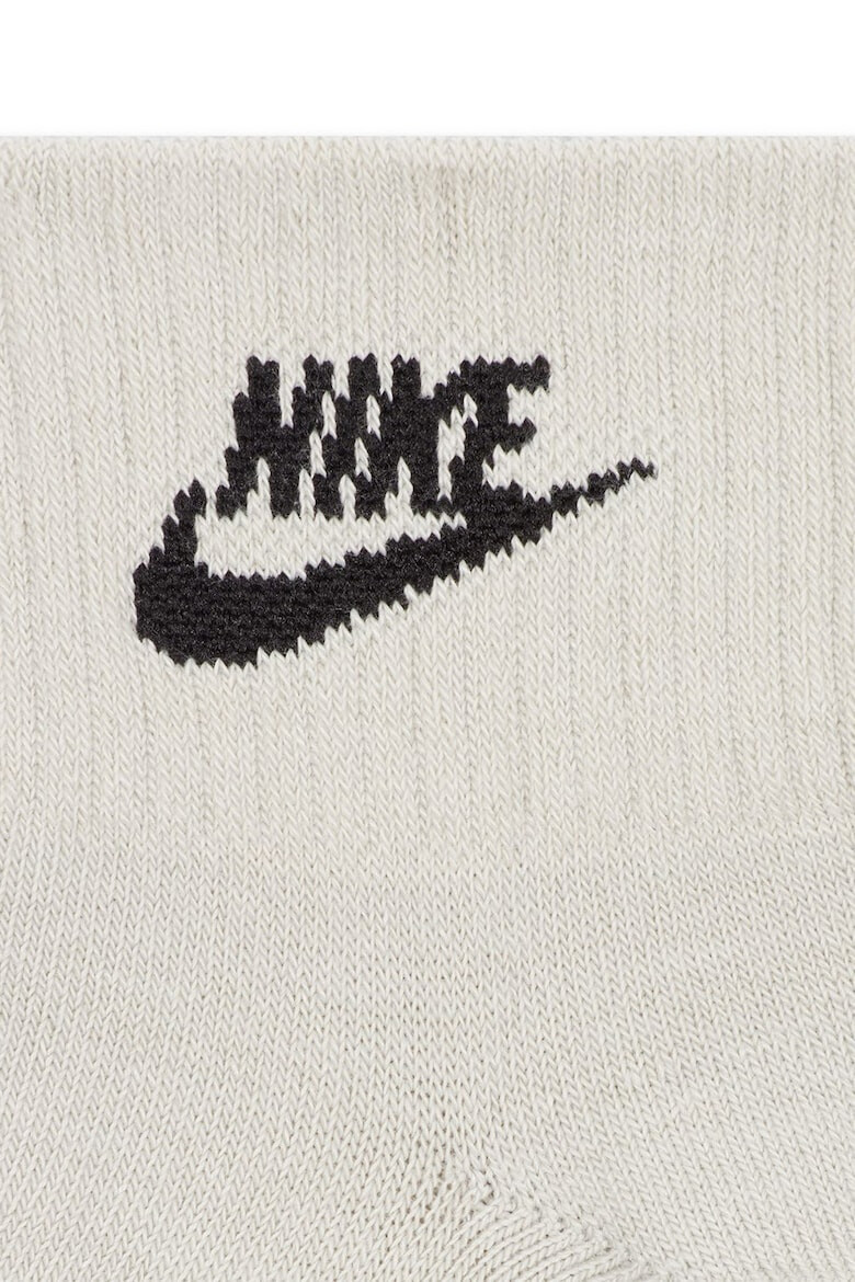 Nike Унисекс чорапи Essential с лого - 3 чифта - Pepit.bg