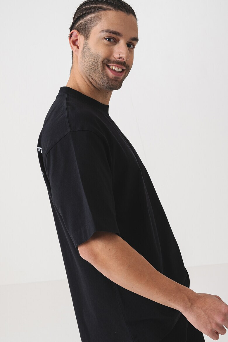 OFF-WHITE Тениска с овално деколте и лого - Pepit.bg