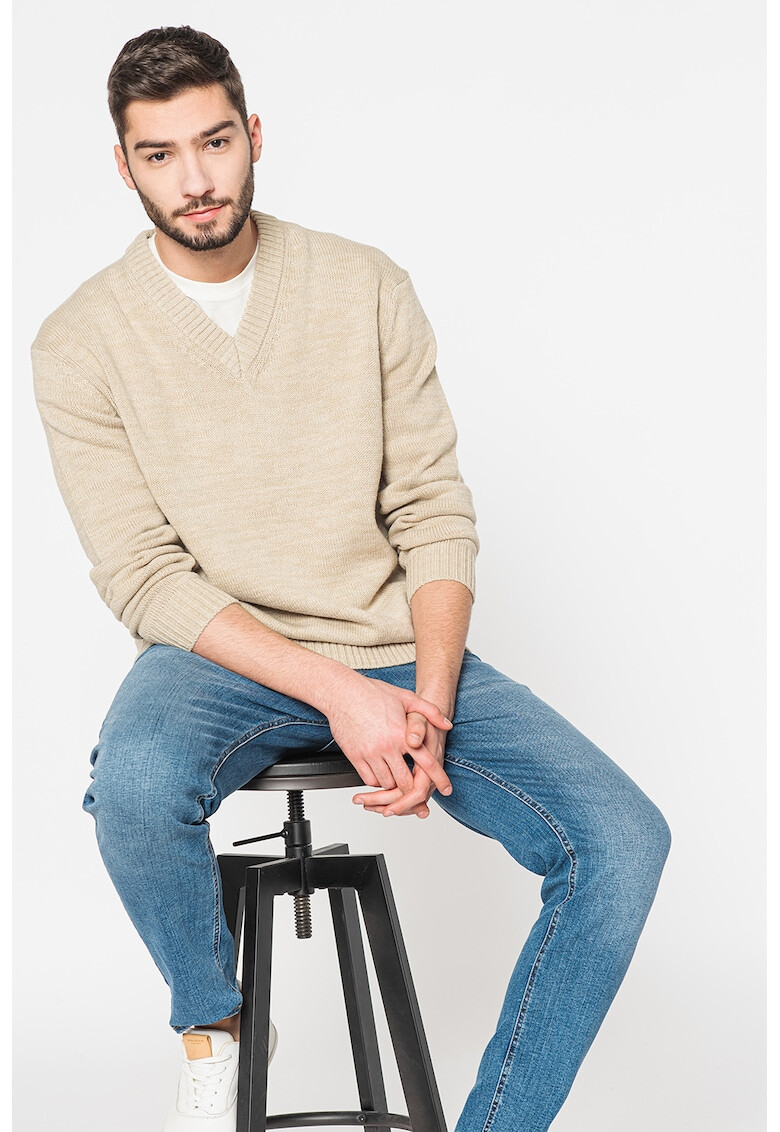 Only & Sons Пуловер Bobby с шпиц деколте - Pepit.bg