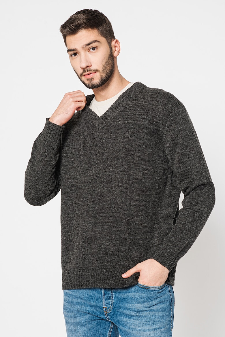 Only & Sons Пуловер Bobby с шпиц деколте - Pepit.bg