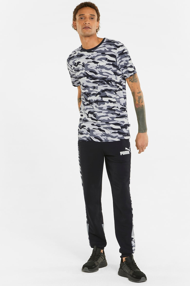 Puma Спортен панталон Essentials Camo с лого - Pepit.bg